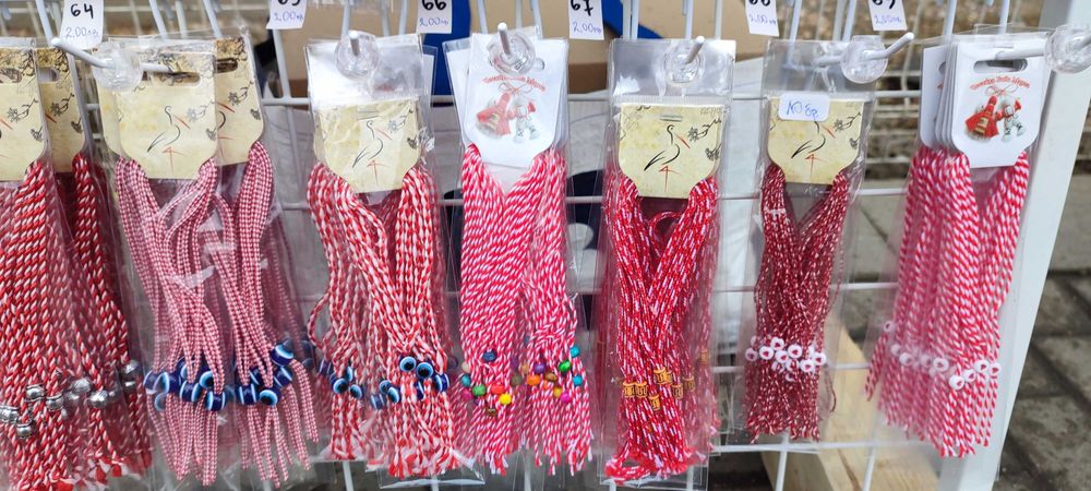 Мартеници ръчна изработка вълна