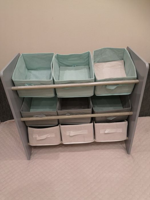 Етажерка за играчки в добро състояние