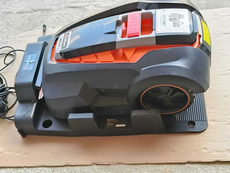 Robot pentru tuns gazon, Redback Robot Mower RM24A-10