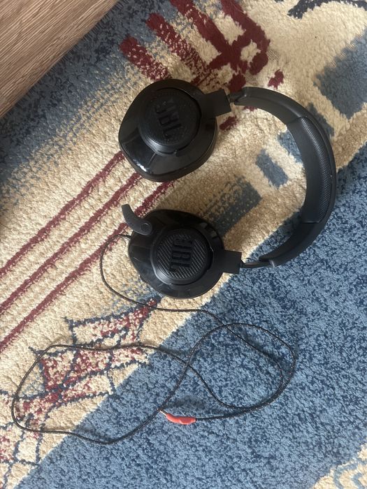 Продам наушники jbl