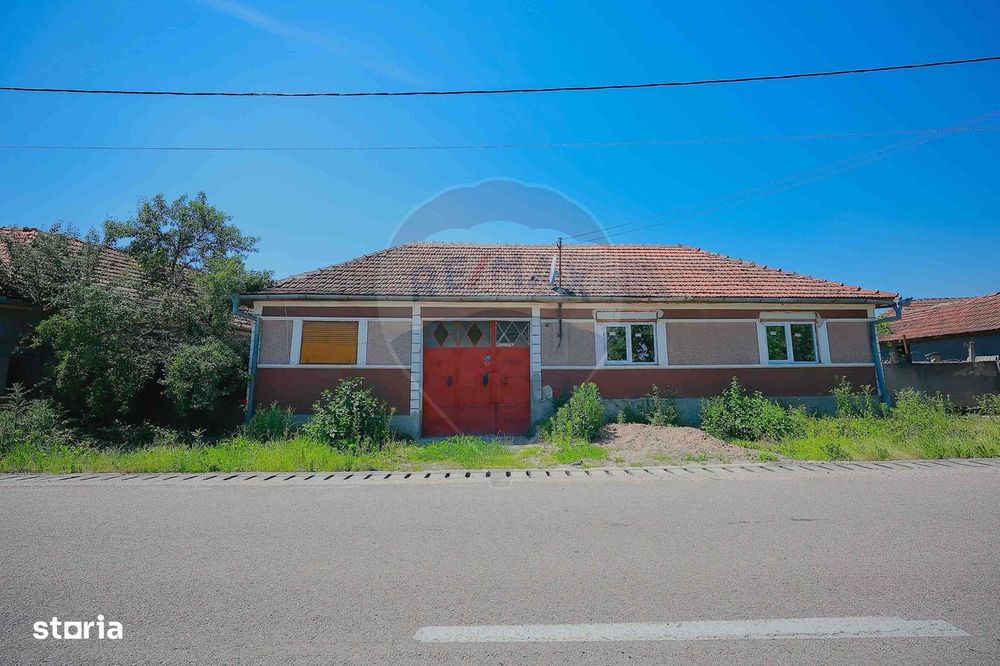 Casă  cu 3 camere și teren 4,342 mp de vânzare în Valea Mare de Codru