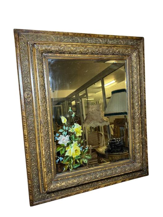 Oglindă decorativă din lemn cu ramă aurită sculptată, H. 95 x 80