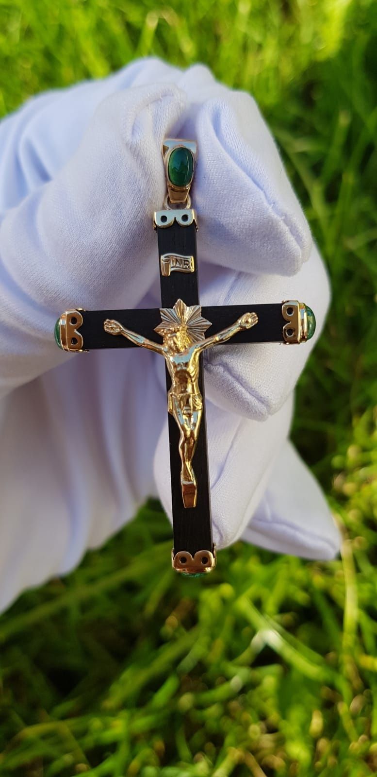Cruce de aur 14k și smarald natural