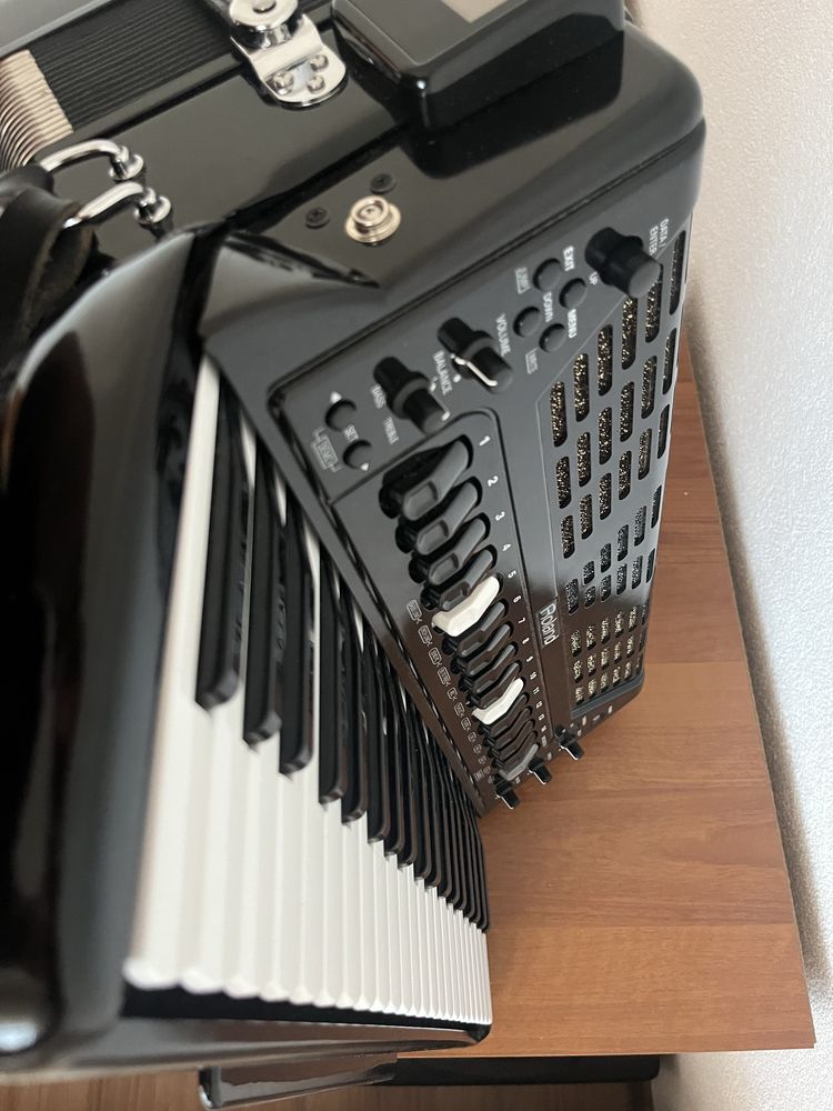 Акордеон Roland FR-7x