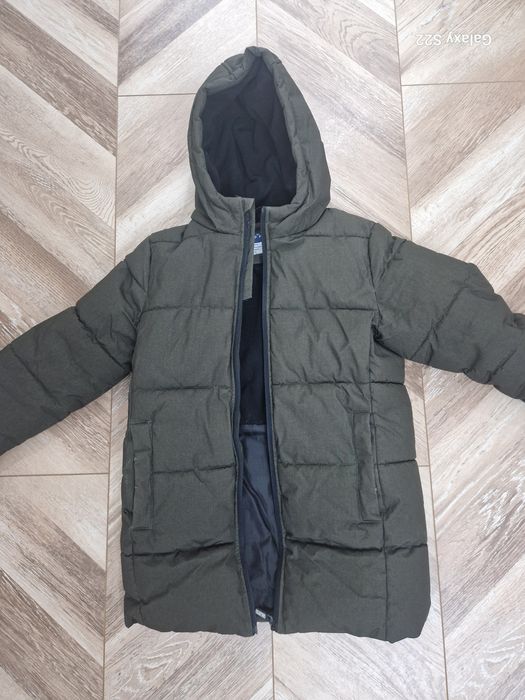 Продам куртку детскую