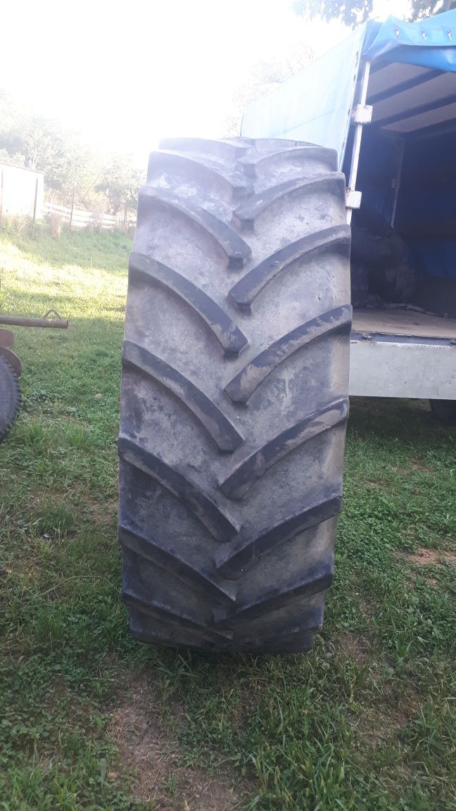 Anvelopa tractor 650/65R42 cu reparatie