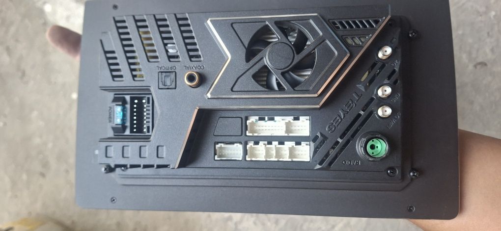 Продам Teyes CC3 2 K 6+128 GB с рамкой от кобалта 10 дуйм
