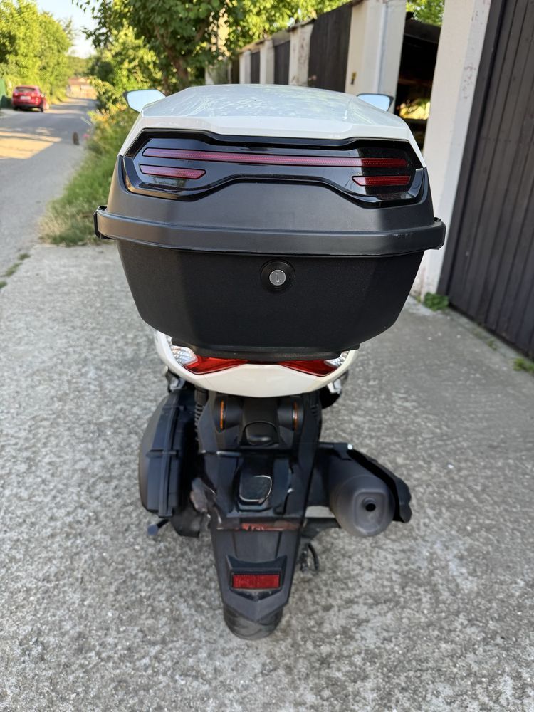 Yamaha Nmax 155.