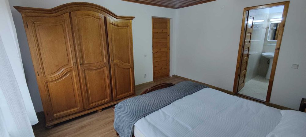 Casa 8 cam inchiriat Revelion