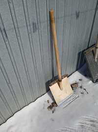 Продам лопату для снега маленькая