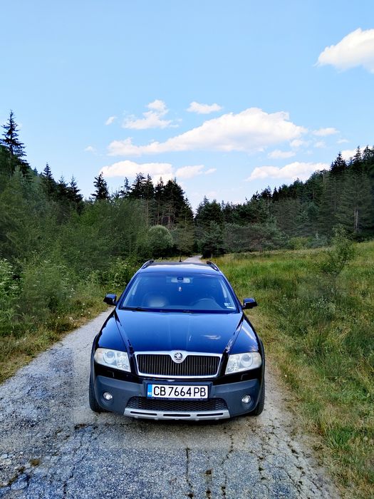 Продавам Шкода Октавия скаут 2.0 TDI