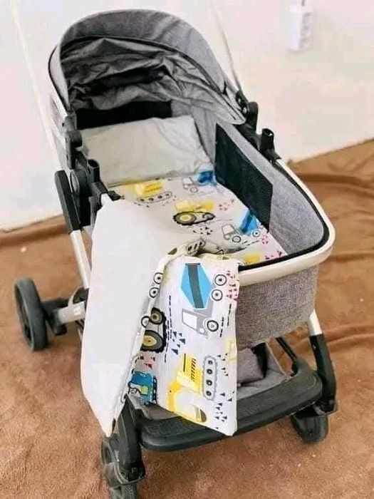 НОВИ  Комплект за детска количка Олекотена,Чаршаф и възглавница 15 лв