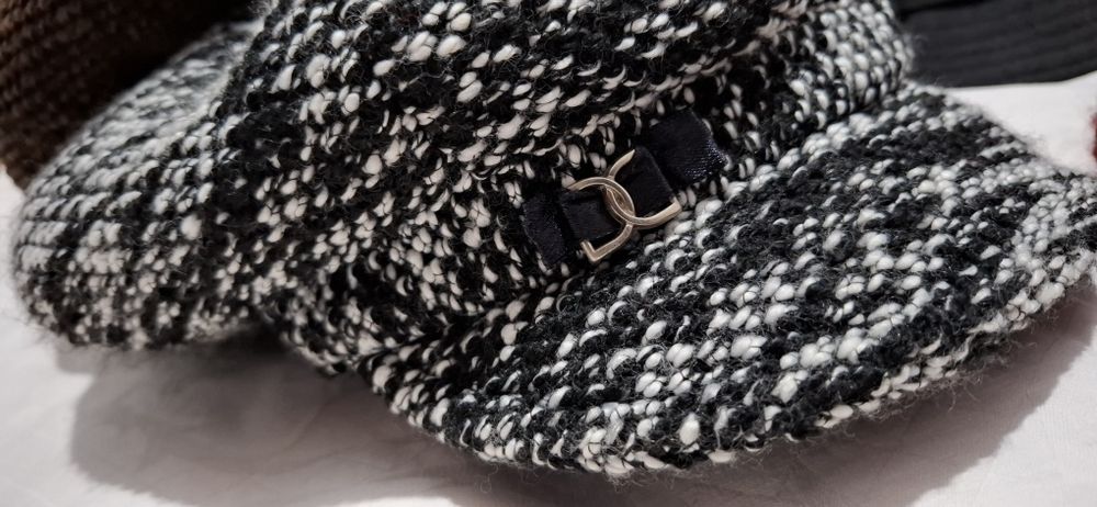 Palarie cu accesoriu