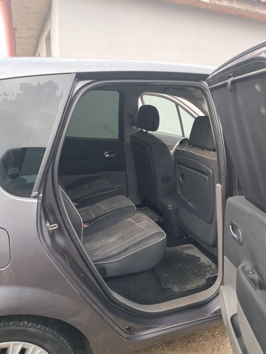 Vând  Renault  Scenic motor 1.9 dci