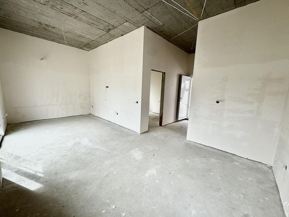 Продава се Двустаен апартамент в Бургас, Център - 52 кв.м за 1721 €/кв.м - Снимка #2