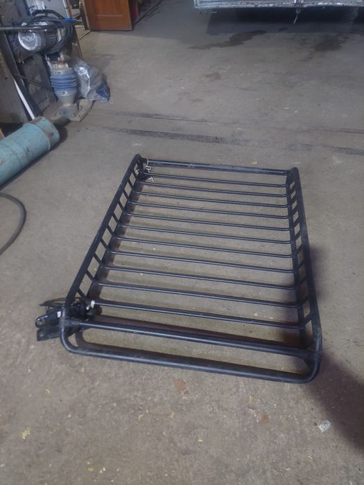 Багажник на авто