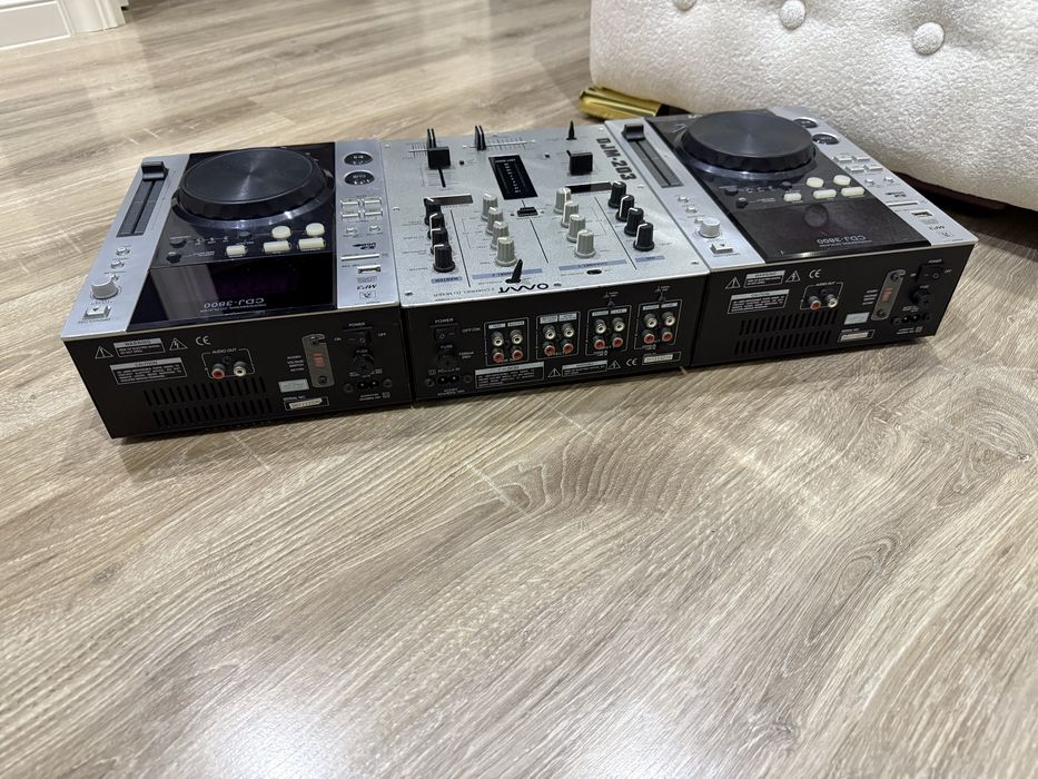 * DJ пульт набор mp3 USB и разьем под флешку в хорошем рабочем состоян