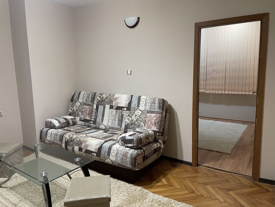 Отдавам апартамент под наем