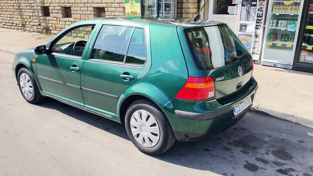 Продавам Кола за работа vw golf 4/1.4 газ бензин.всичко платено