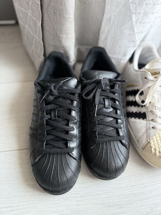 • Adidas  • SUPERSTAR •