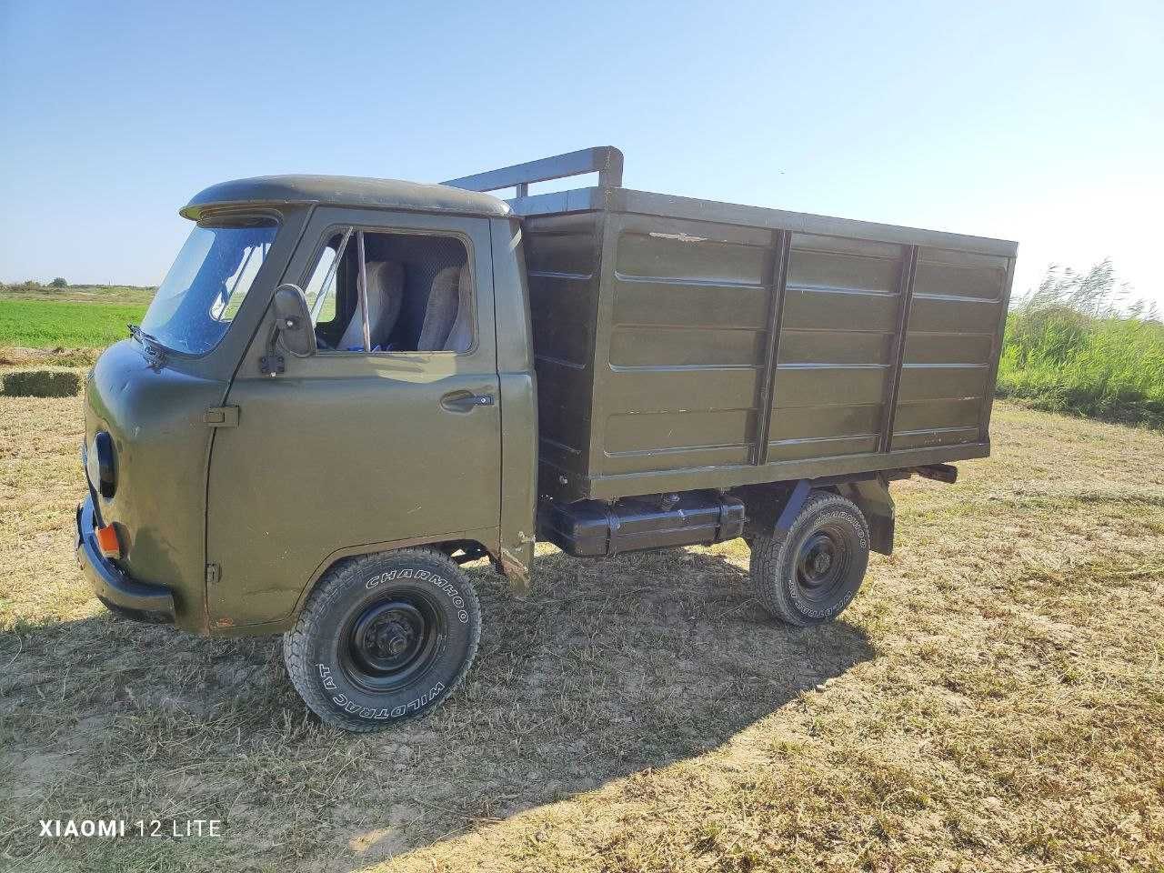 UAZ 452 сотилади
