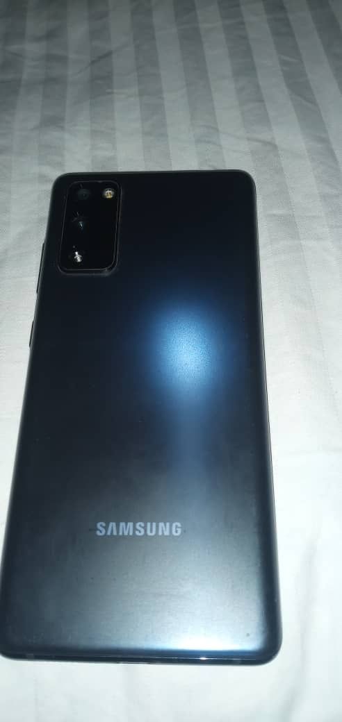 Samsung s20 FE 128 гб