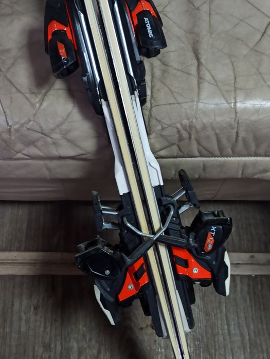 Ски  Atomic Redster X7 , Solomon ски обувки и каска .