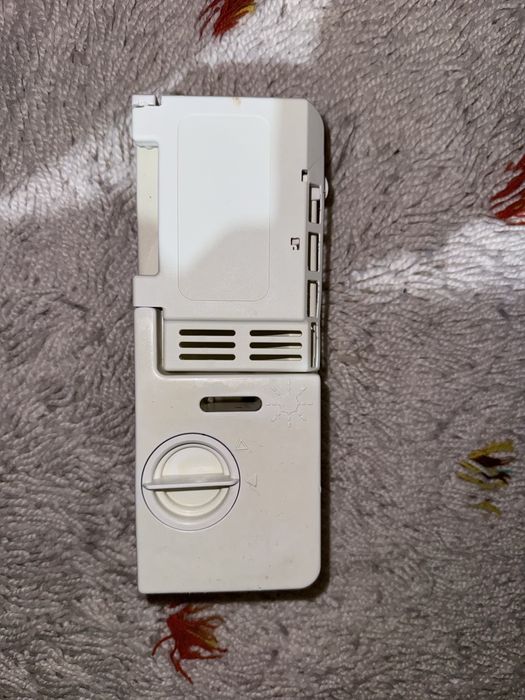 Дозатор за съдомиялна индезит