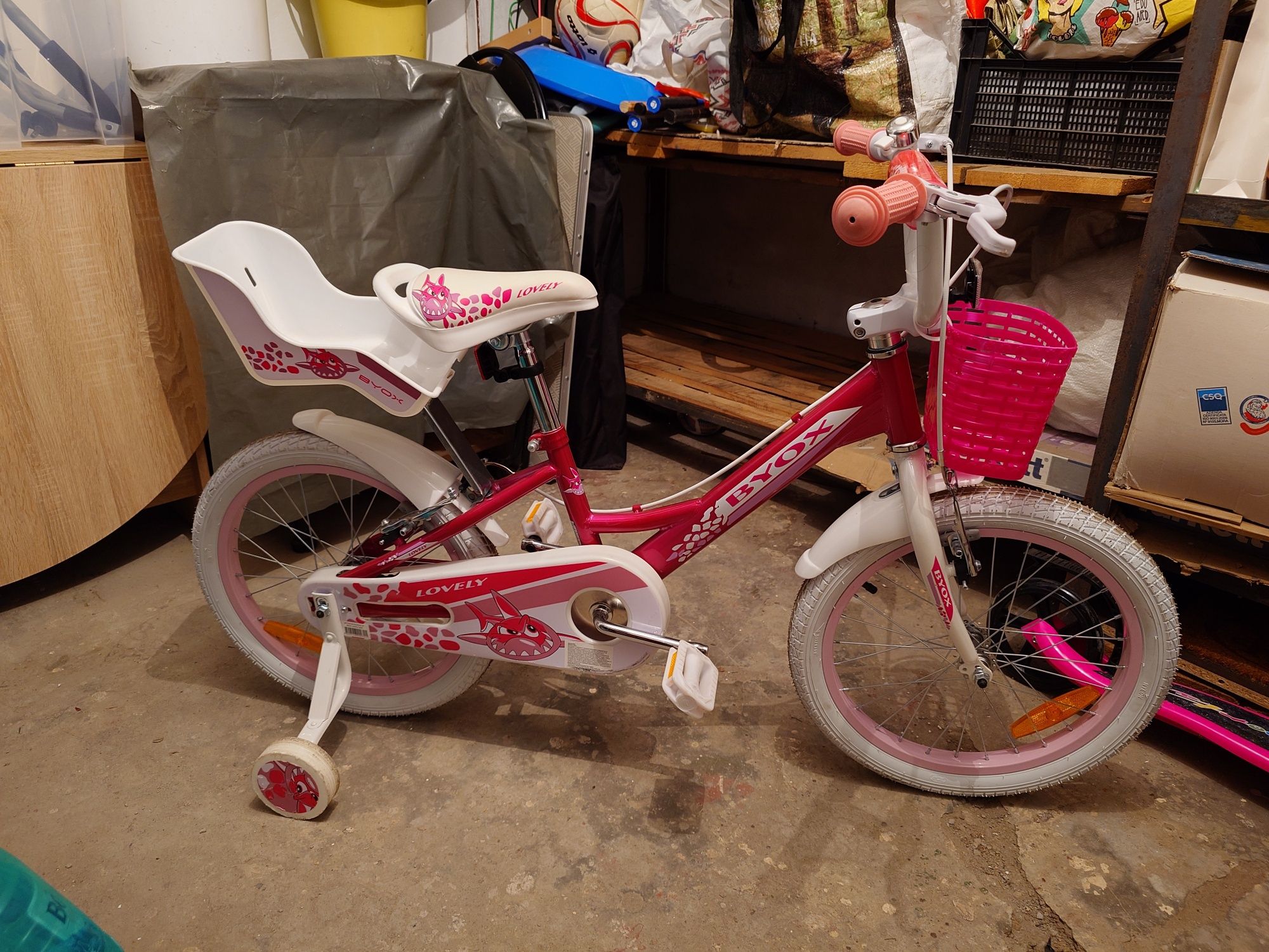 Bicicleta fetite aproape noua