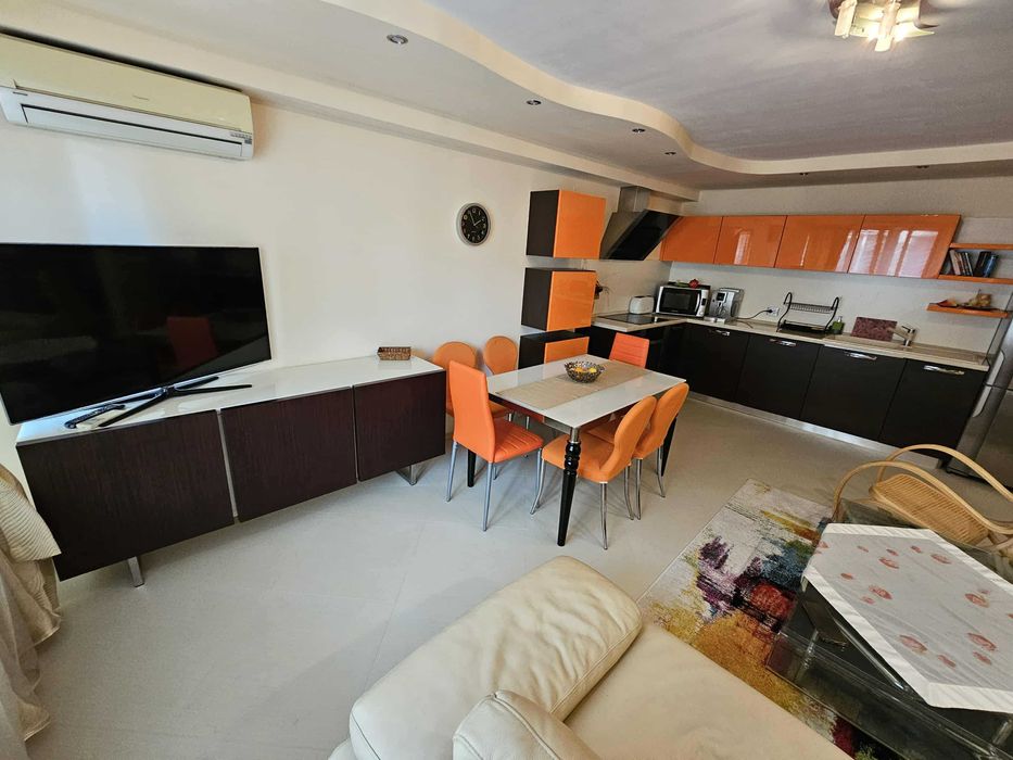 Дава се под наем Тристаен апартамент в Варна, Червен площад - 105 кв.м за 997.05 € - Снимка #13