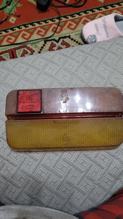 Продам фонарь задний