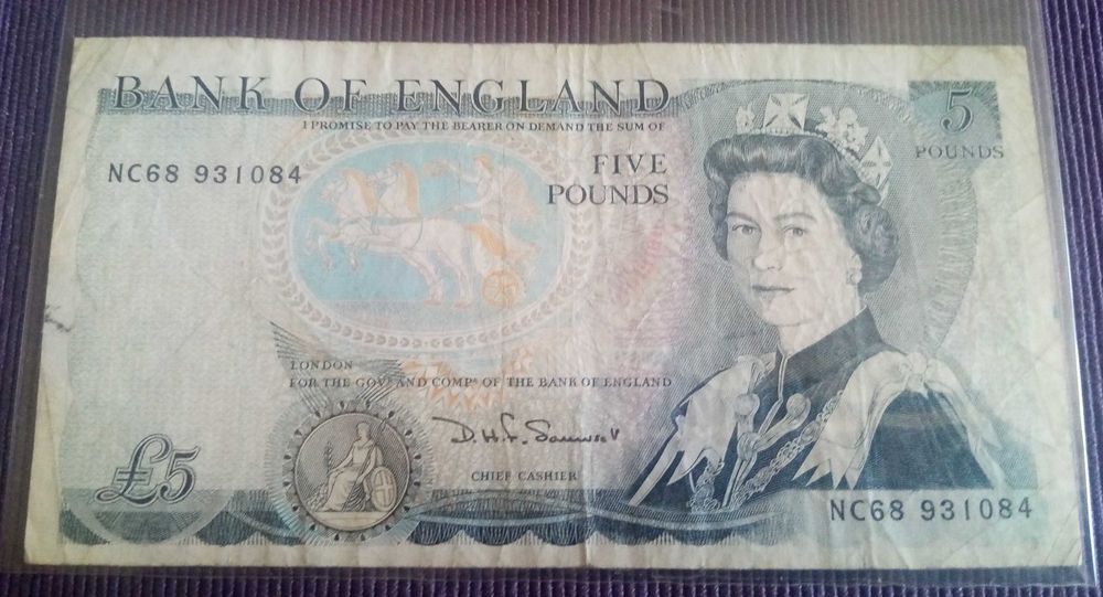 Банкнота Великобритания 5 пет паунда