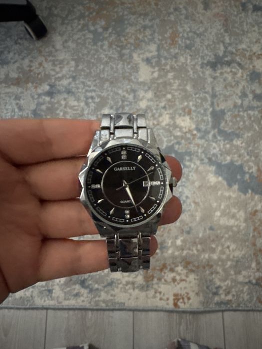 продам часы хорошие