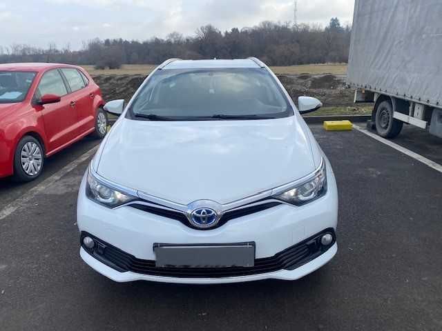 Toyota Auris Hybrid_2017