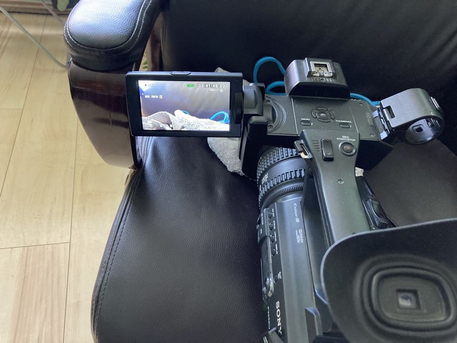 Vand camera video SONY HXR-NX100