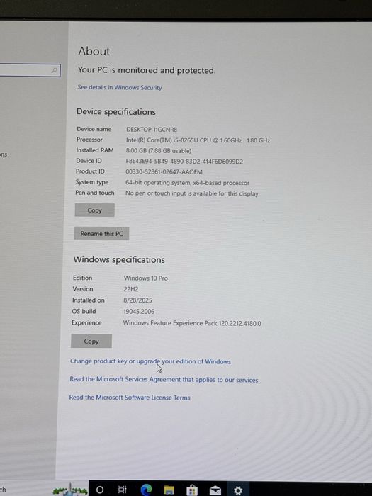 Lenovo 17,3 inch• procesor i5-8th gen• SSD 256 gb• stare foarte buna