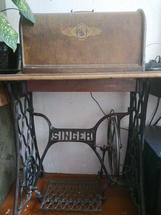 Швейная машинка "Singer"
