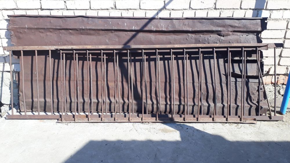 Продам металлическую решетку.