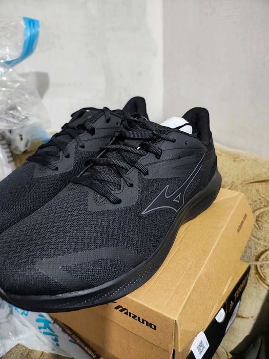 Нови мъжки маратонки Mizuno