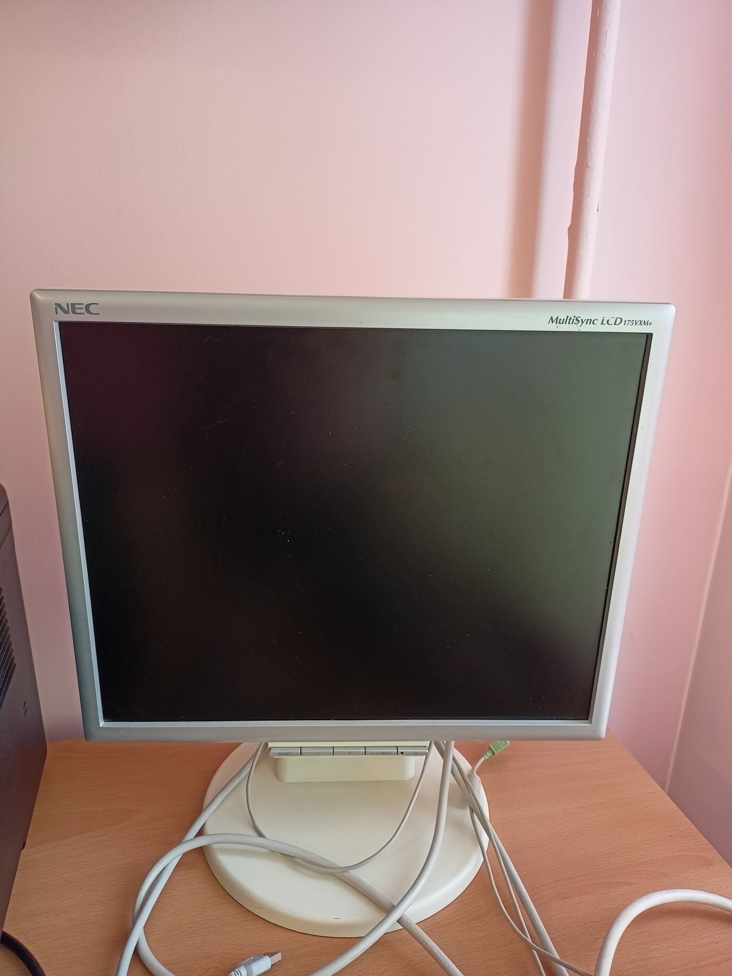 Монитор NEC/LCD MultiSync 175 VXM+