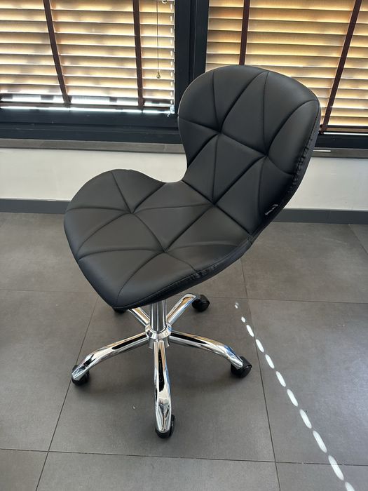 Козметичен стол Авеню мостра – 24м гаранция