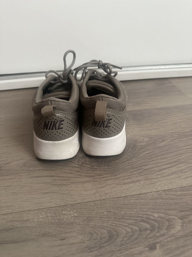 Nike маратонки и балеринки