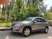 volkswagen tiguan model 2009 , 100.000km !!!