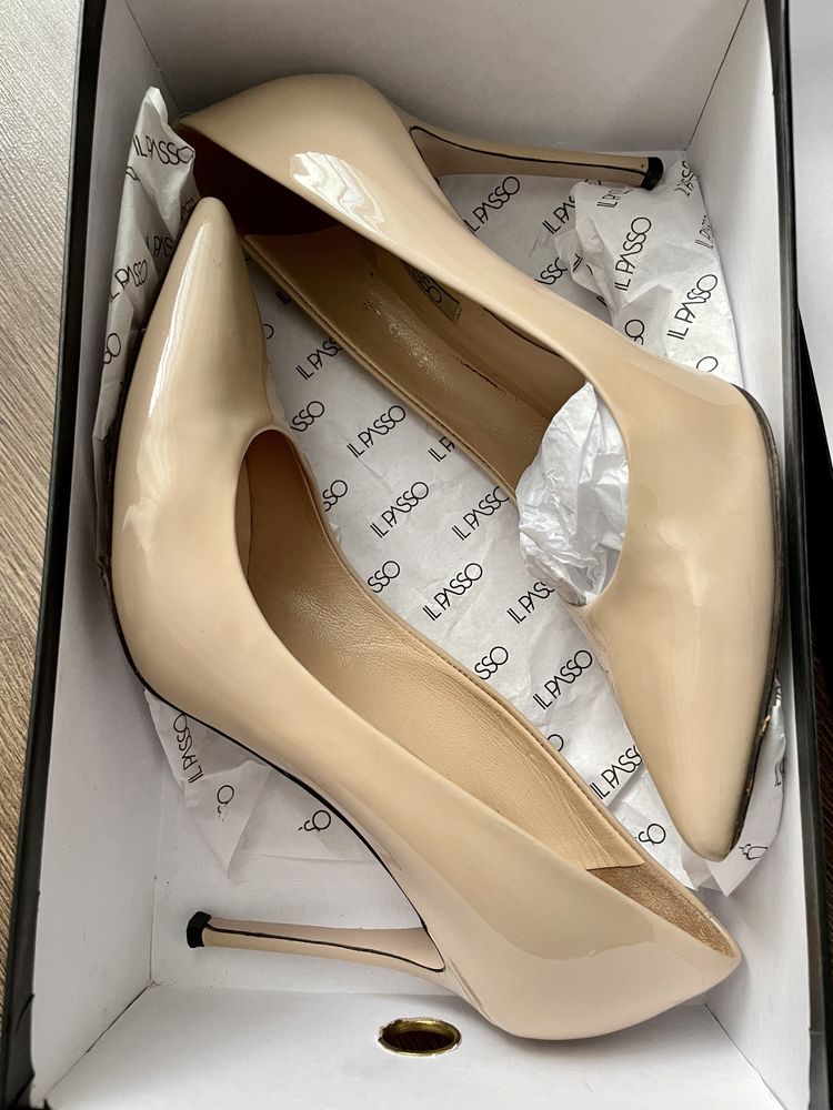 Pantofi stiletto Il Passo, cu toc de 10,5, culoare nude, marimea 40.