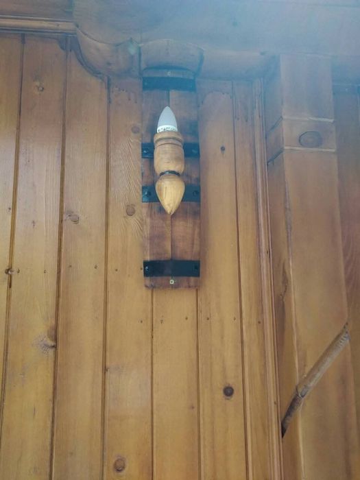 Стенни лампи аплици от автентични реставрирани бъчви с дървени чашки