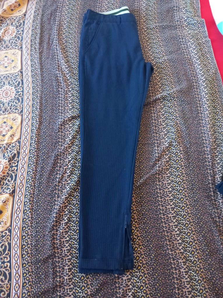 Vând blugi pantaloni massimo dutti