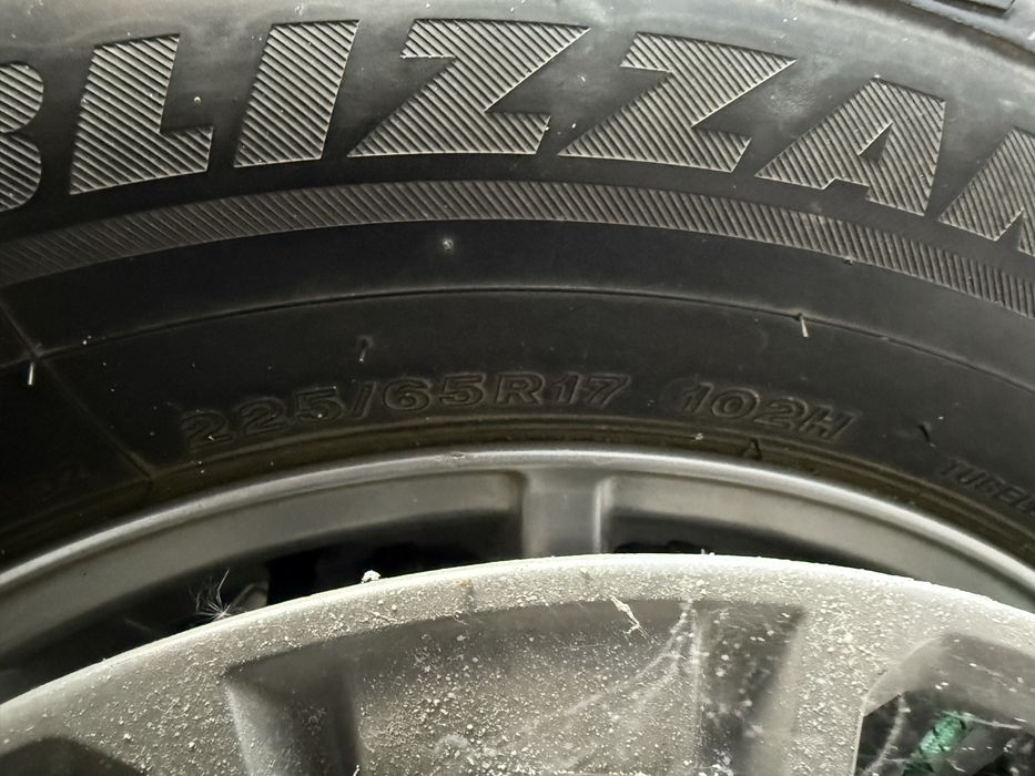 Vand 4 cauciucuri bridgestone