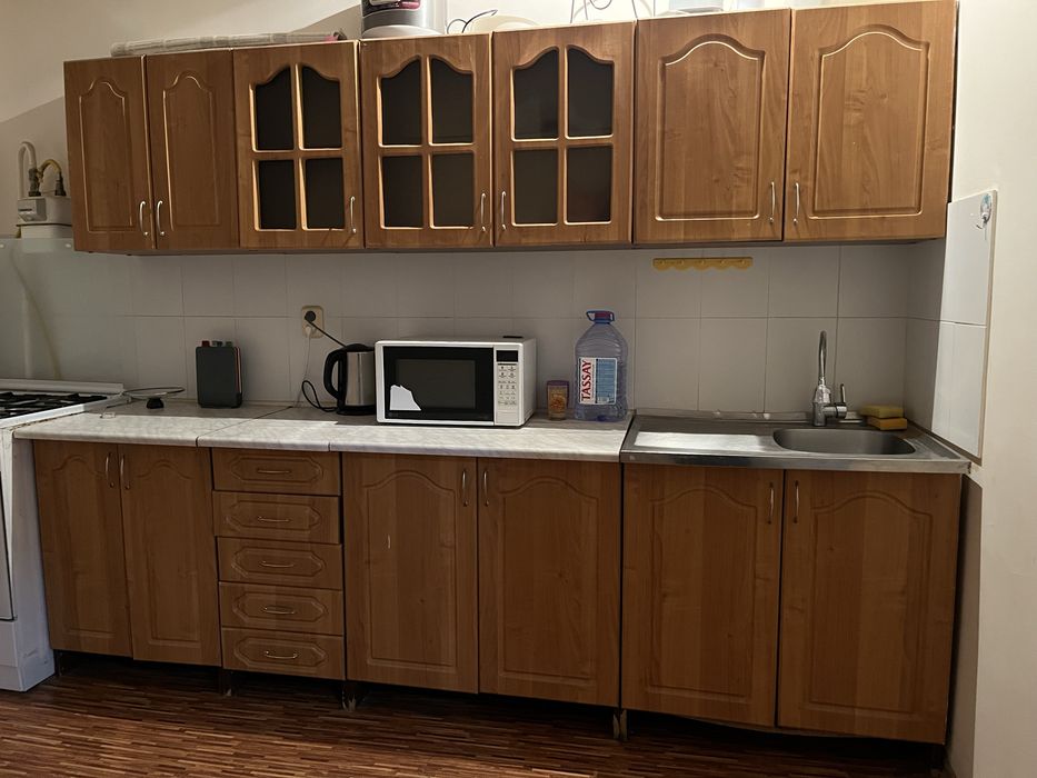 Продам Бу кухонный гарнитур