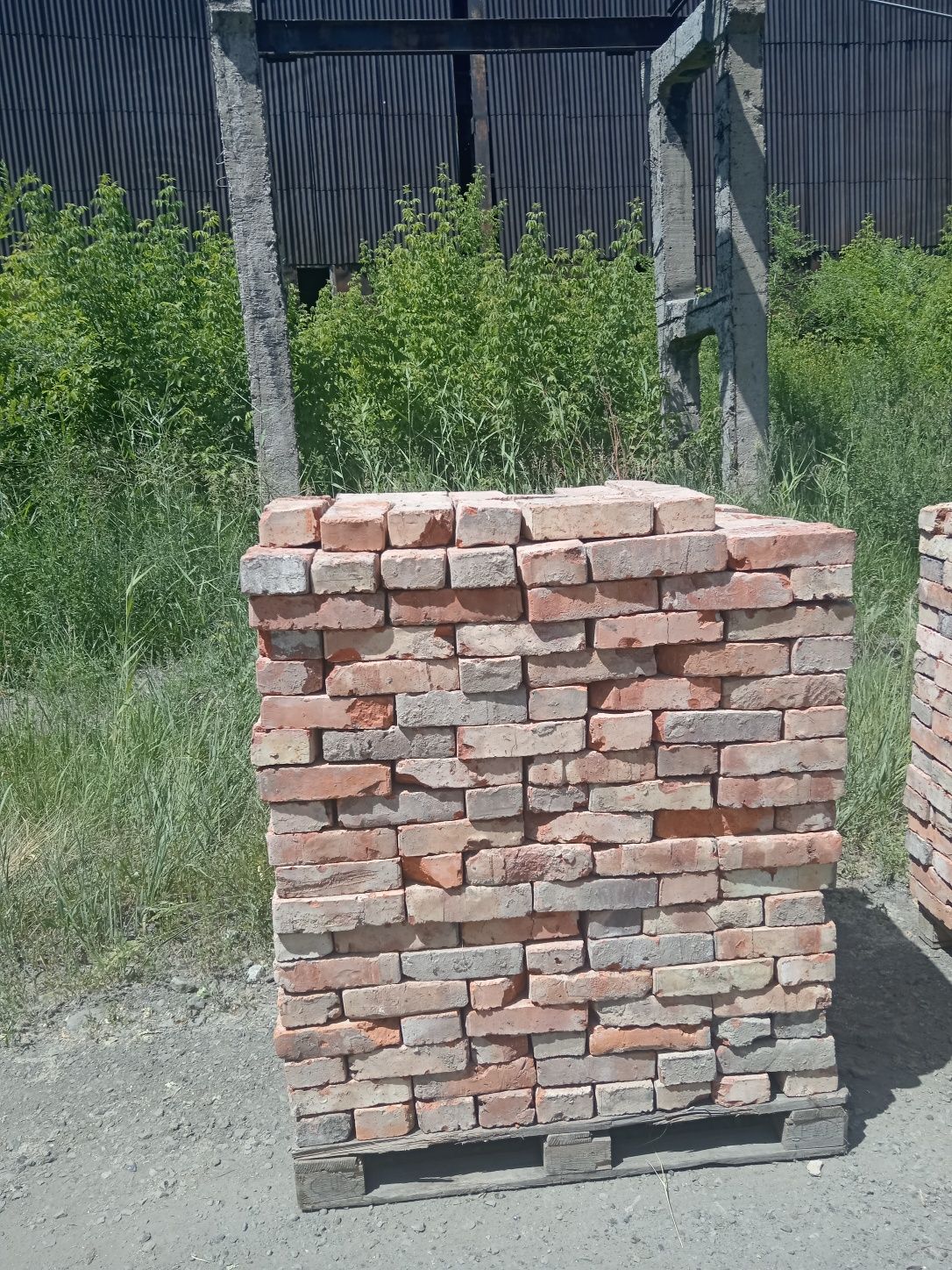 Продаю кирпич  б.у в хорошем качестве