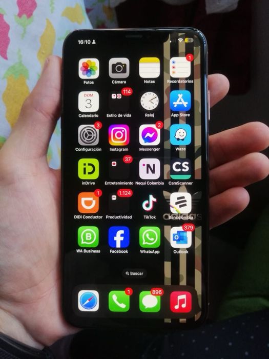 Айфон хс макс.